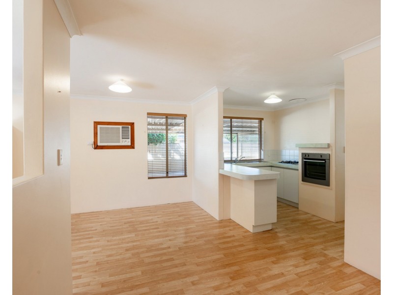 30 Chisholm Circle, Seville Grove WA 6112