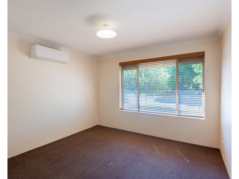 30 Chisholm Circle, Seville Grove WA 6112