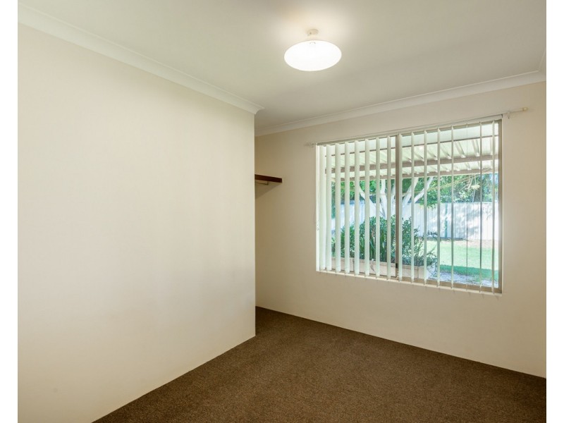 30 Chisholm Circle, Seville Grove WA 6112