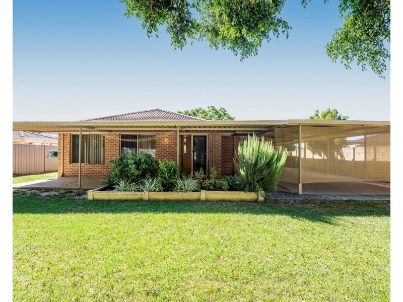30 Chisholm Circle, Seville Grove WA 6112