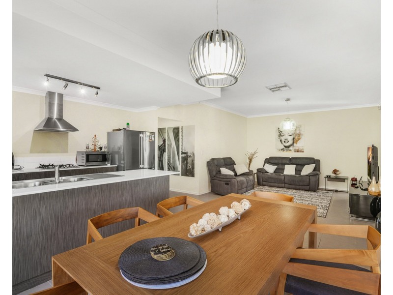 103C Amherst Road, Canning Vale WA 6155