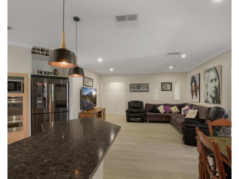 7 Satine Turn, Aveley WA 6069