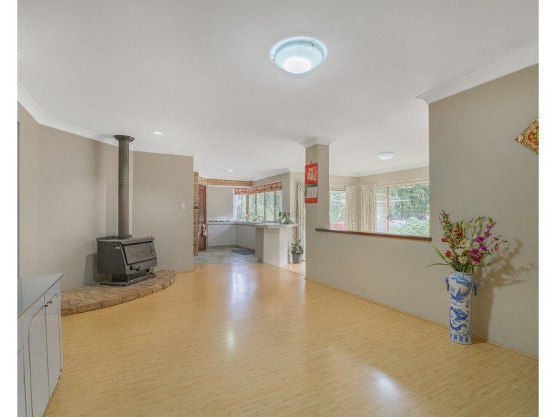 8 Wygonda Road, Roleystone WA 6111