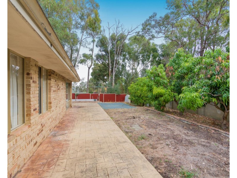 8 Wygonda Road, Roleystone WA 6111
