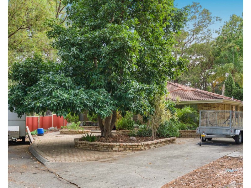 8 Wygonda Road, Roleystone WA 6111