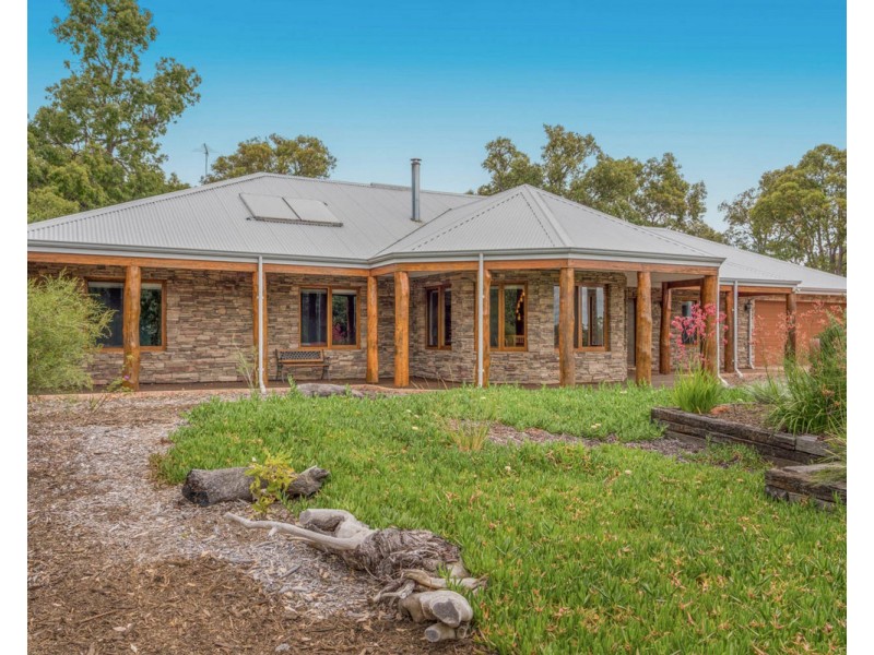 18 Paull View, Bedfordale WA 6112