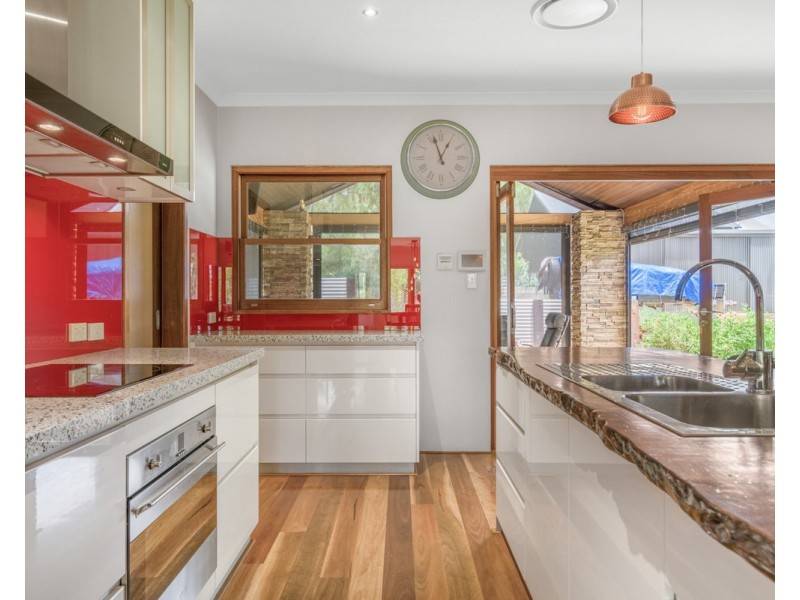 18 Paull View, Bedfordale WA 6112