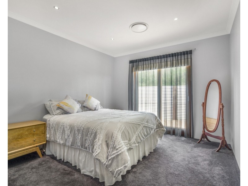 18 Paull View, Bedfordale WA 6112