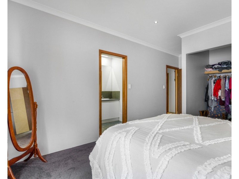 18 Paull View, Bedfordale WA 6112