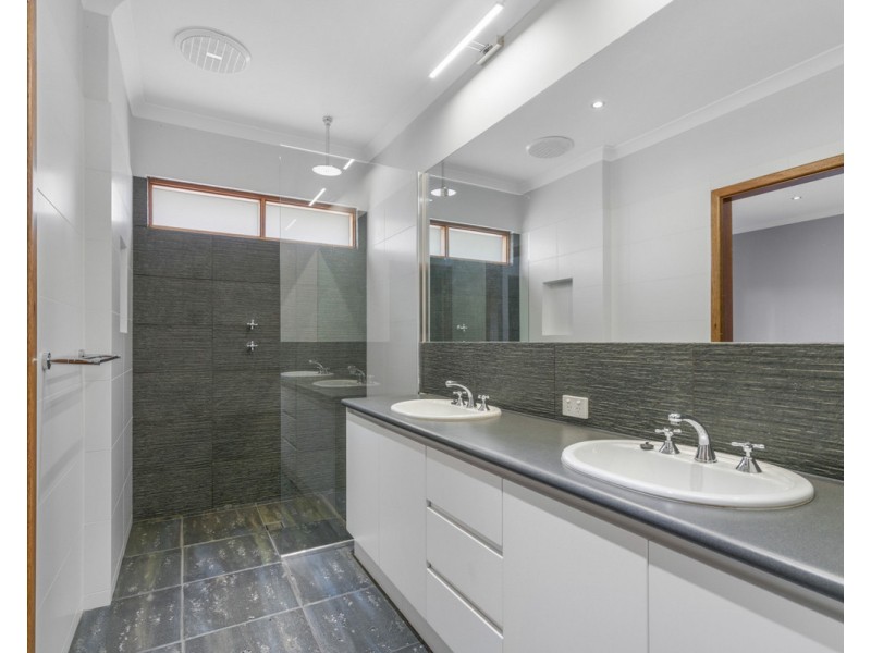 18 Paull View, Bedfordale WA 6112