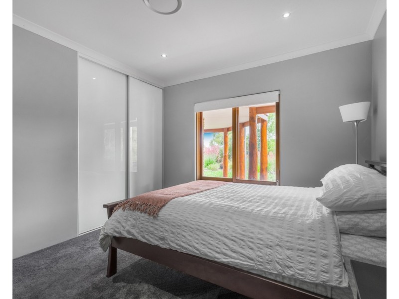 18 Paull View, Bedfordale WA 6112