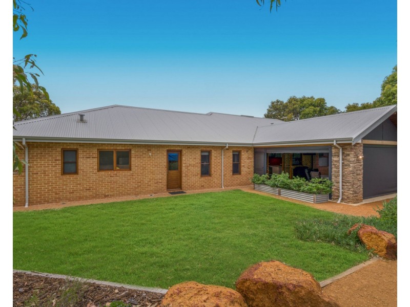 18 Paull View, Bedfordale WA 6112