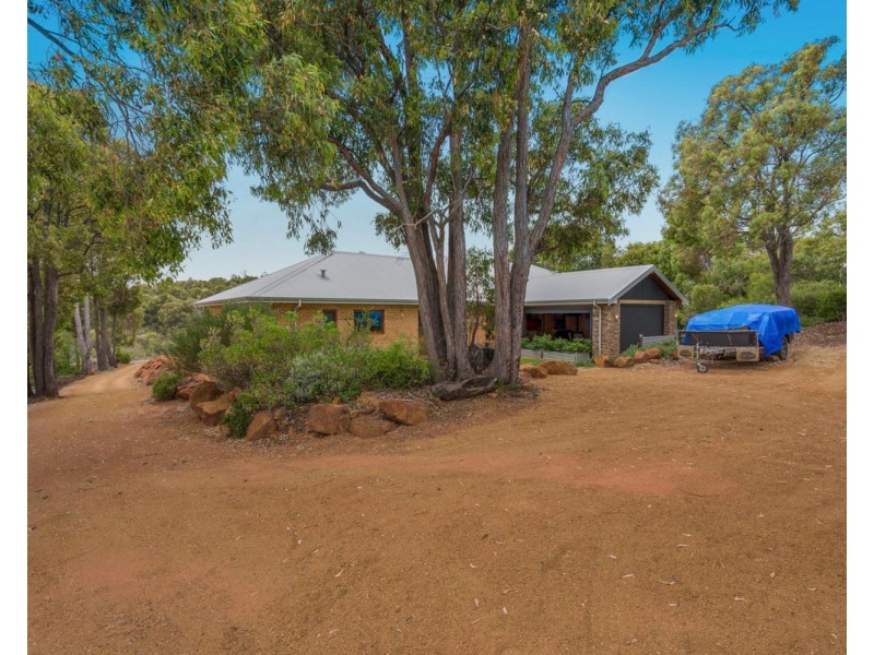 18 Paull View, Bedfordale WA 6112