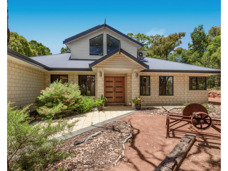 8 Devonleigh Street, Bedfordale WA 6112