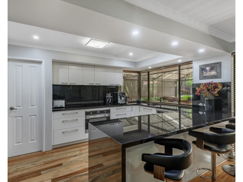 8 Devonleigh Street, Bedfordale WA 6112