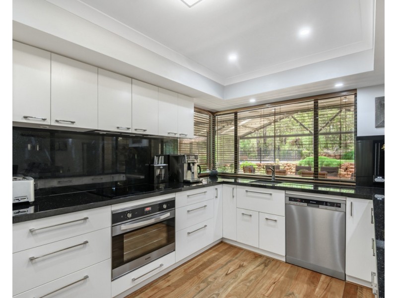 8 Devonleigh Street, Bedfordale WA 6112