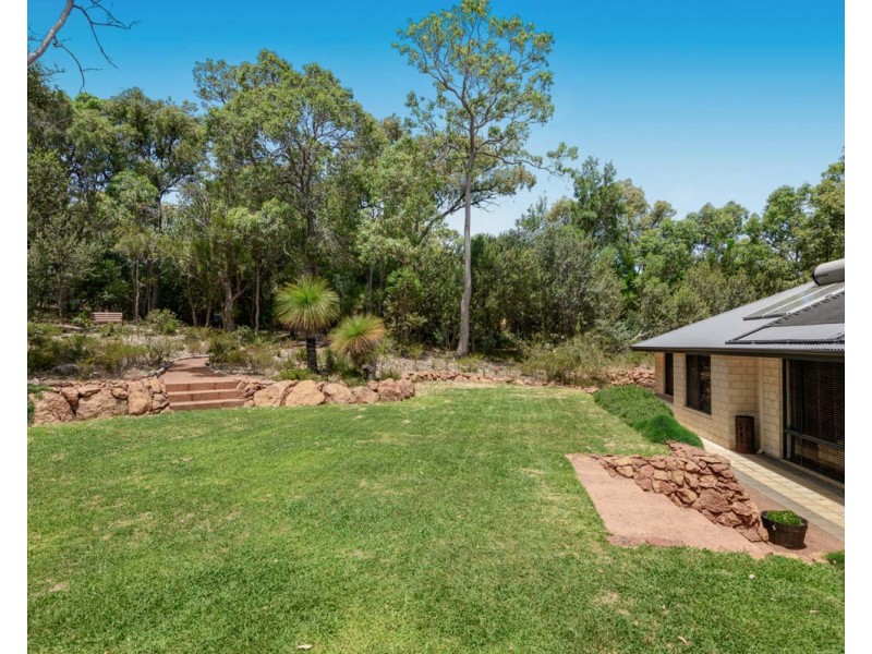 8 Devonleigh Street, Bedfordale WA 6112