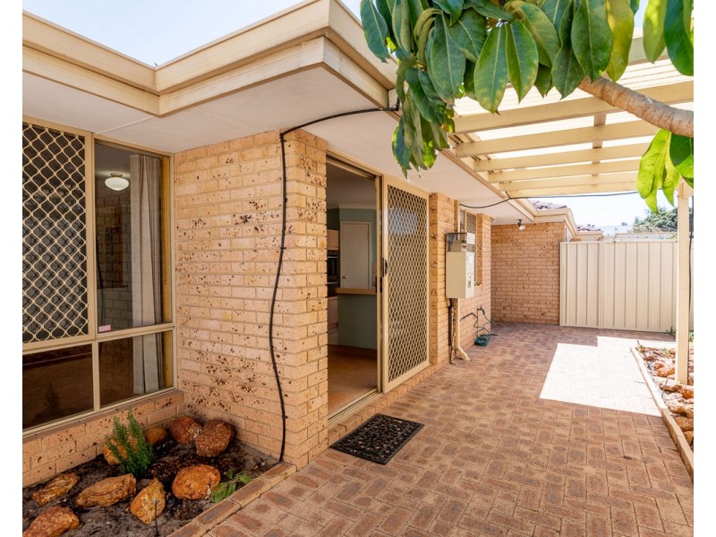 2/2-8 Palmerston Street, St James WA 6102