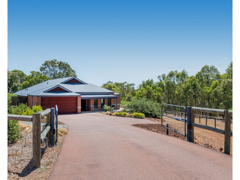 32 Benbecula Circle, Bedfordale WA 6112