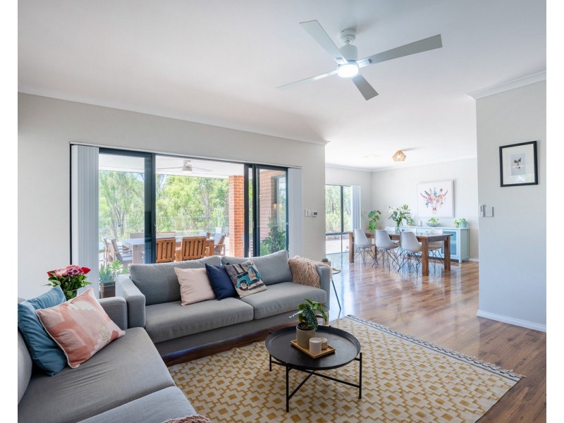 32 Benbecula Circle, Bedfordale WA 6112