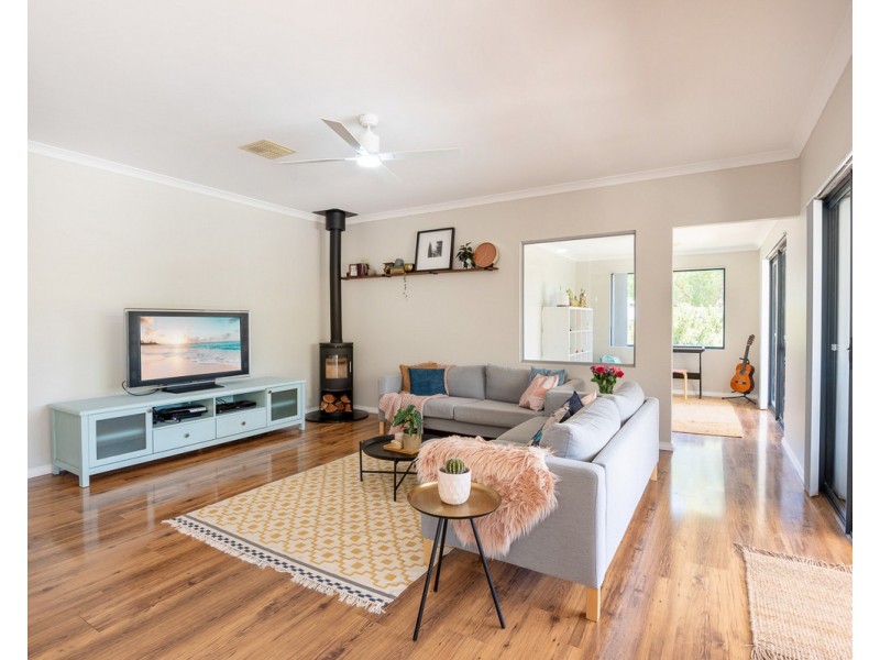 32 Benbecula Circle, Bedfordale WA 6112