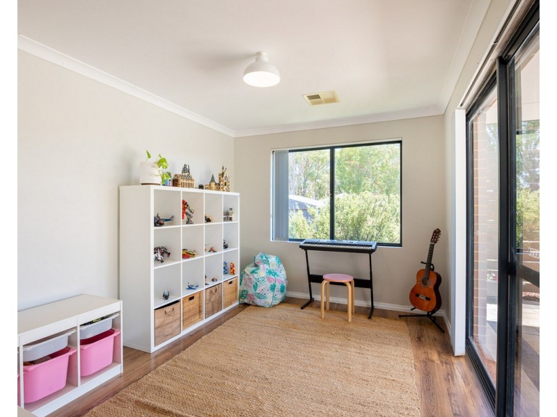 32 Benbecula Circle, Bedfordale WA 6112