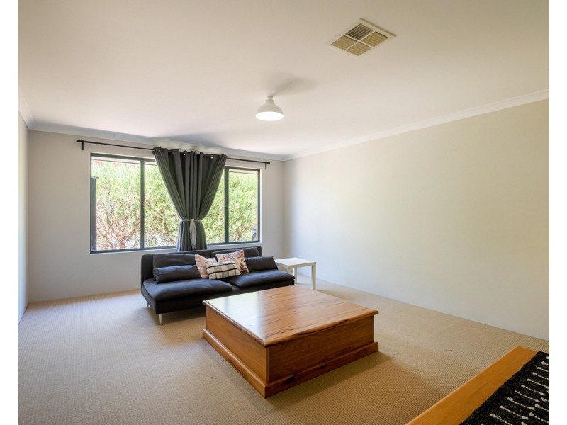 32 Benbecula Circle, Bedfordale WA 6112
