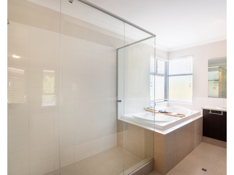 32 Benbecula Circle, Bedfordale WA 6112