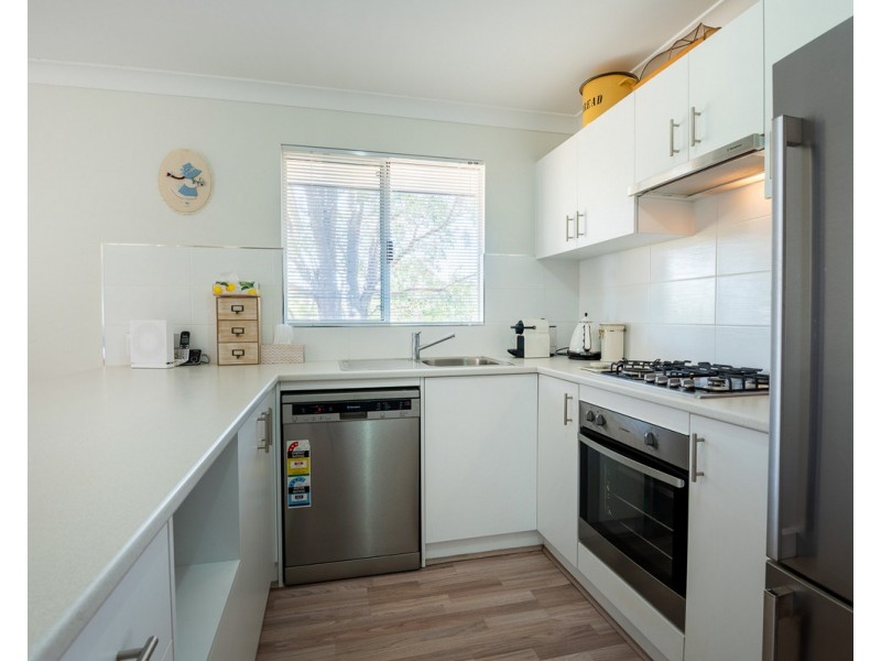 32 Benbecula Circle, Bedfordale WA 6112