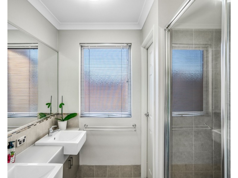 5/22 Whittaker Turn, Piara Waters WA 6112