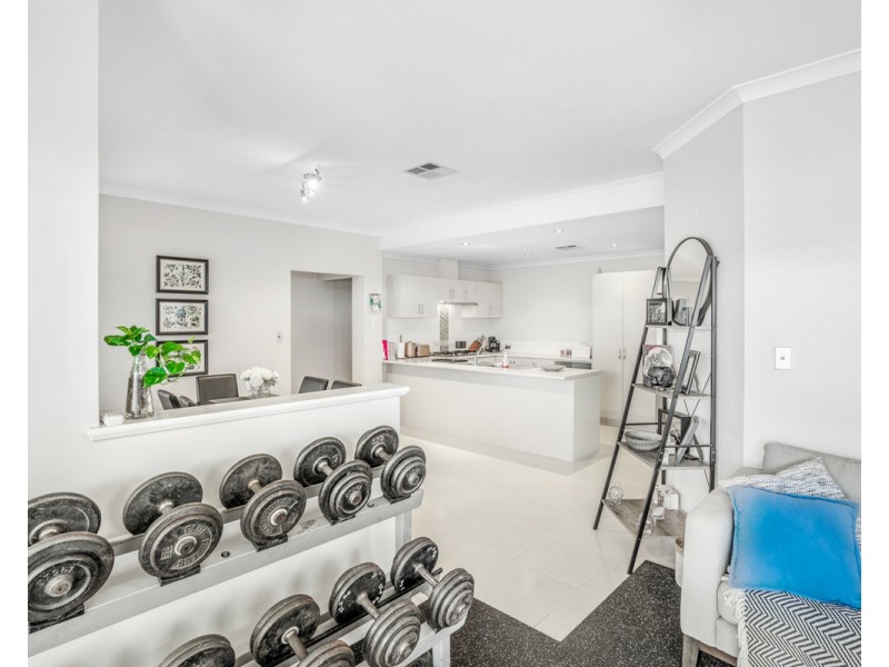 5/22 Whittaker Turn, Piara Waters WA 6112