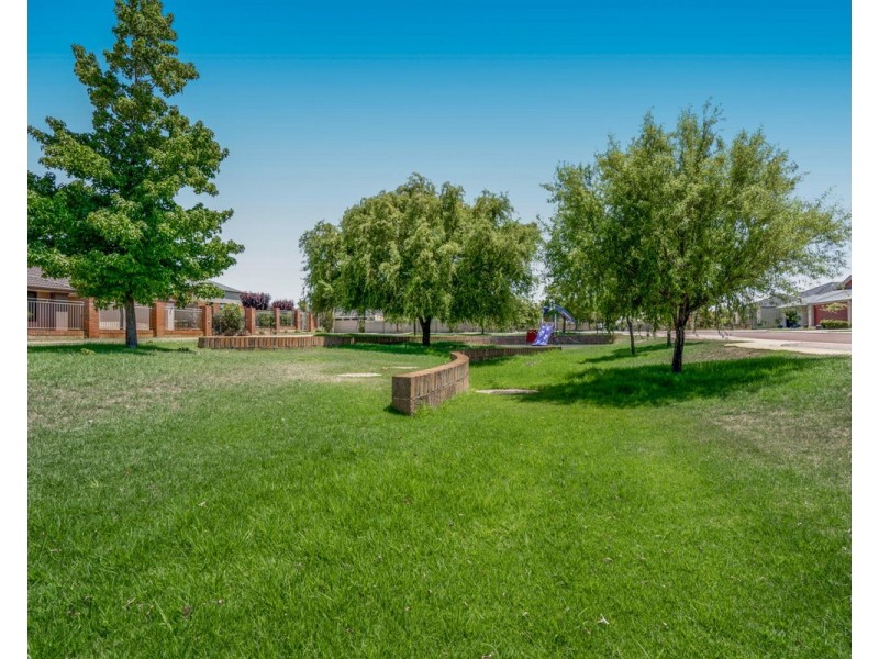 5/22 Whittaker Turn, Piara Waters WA 6112
