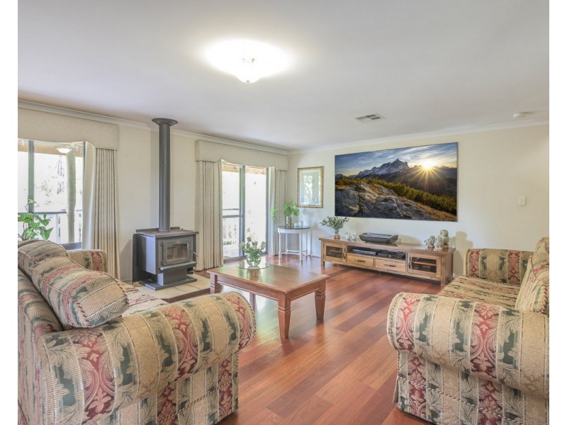 593 Brookton Highway, Roleystone WA 6111