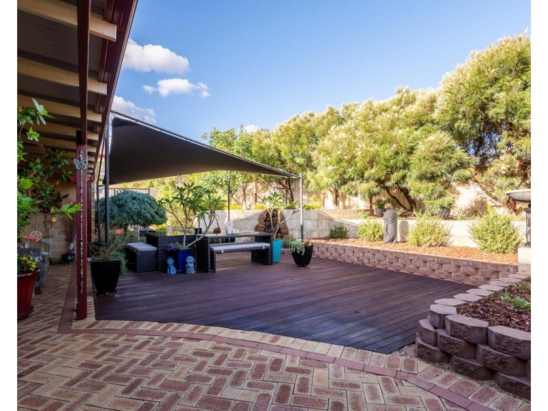 5 Higgins Place, Mount Nasura WA 6112