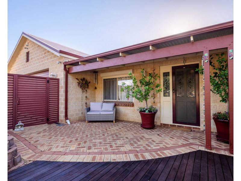 5 Higgins Place, Mount Nasura WA 6112