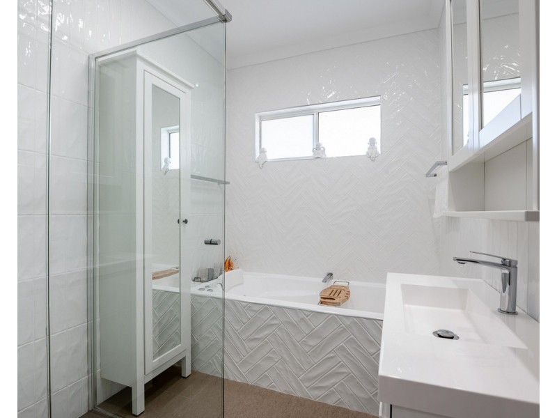 5 Higgins Place, Mount Nasura WA 6112