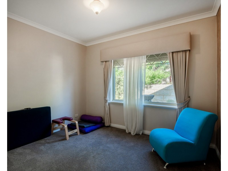 5 Higgins Place, Mount Nasura WA 6112