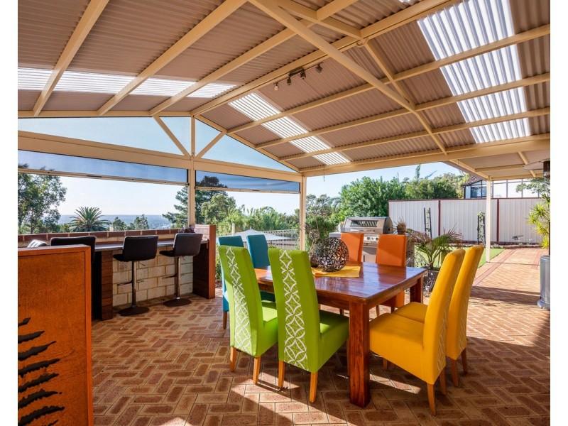 5 Higgins Place, Mount Nasura WA 6112