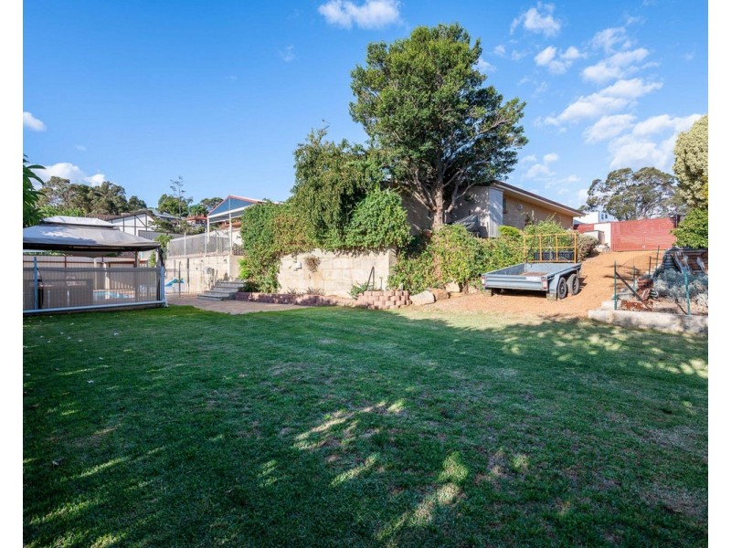 5 Higgins Place, Mount Nasura WA 6112