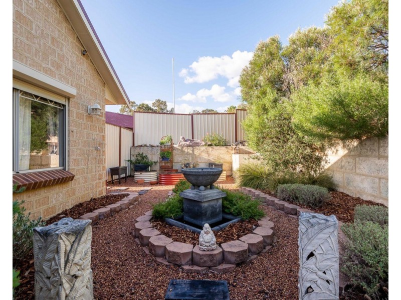 5 Higgins Place, Mount Nasura WA 6112