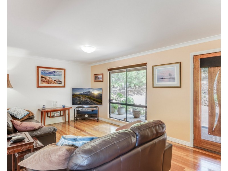 34 Norman Road, Roleystone WA 6111