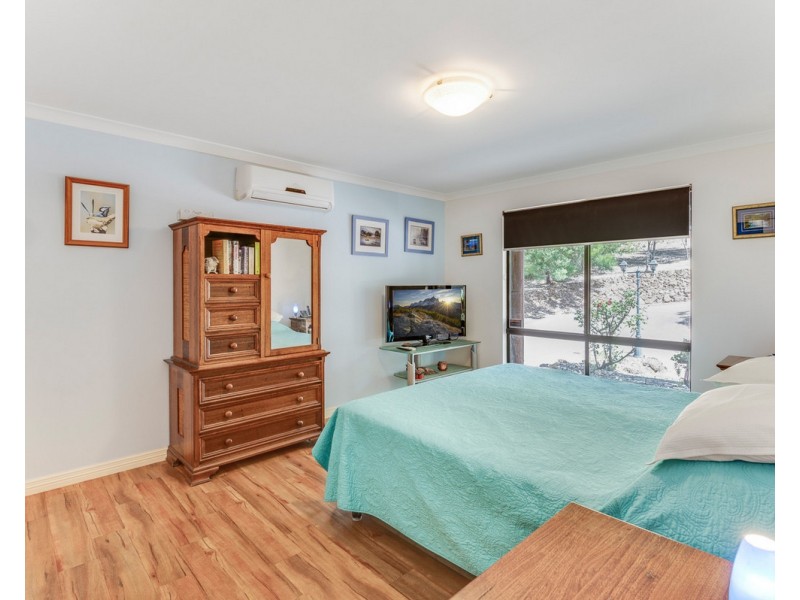 34 Norman Road, Roleystone WA 6111