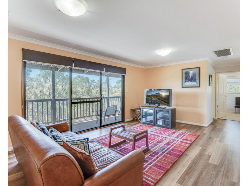 34 Norman Road, Roleystone WA 6111