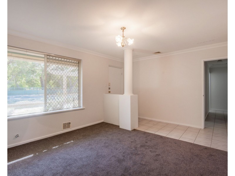 24 Clifton Street, Kelmscott WA 6111