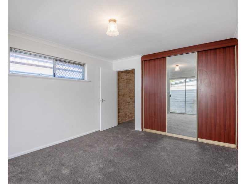 24 Clifton Street, Kelmscott WA 6111