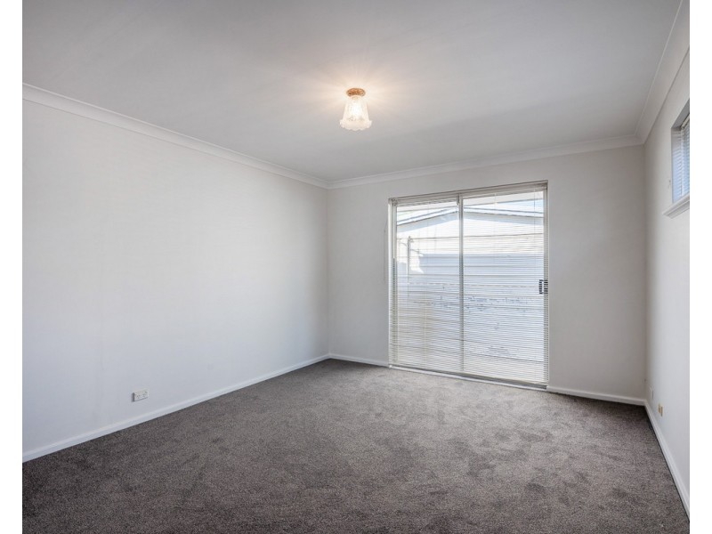 24 Clifton Street, Kelmscott WA 6111