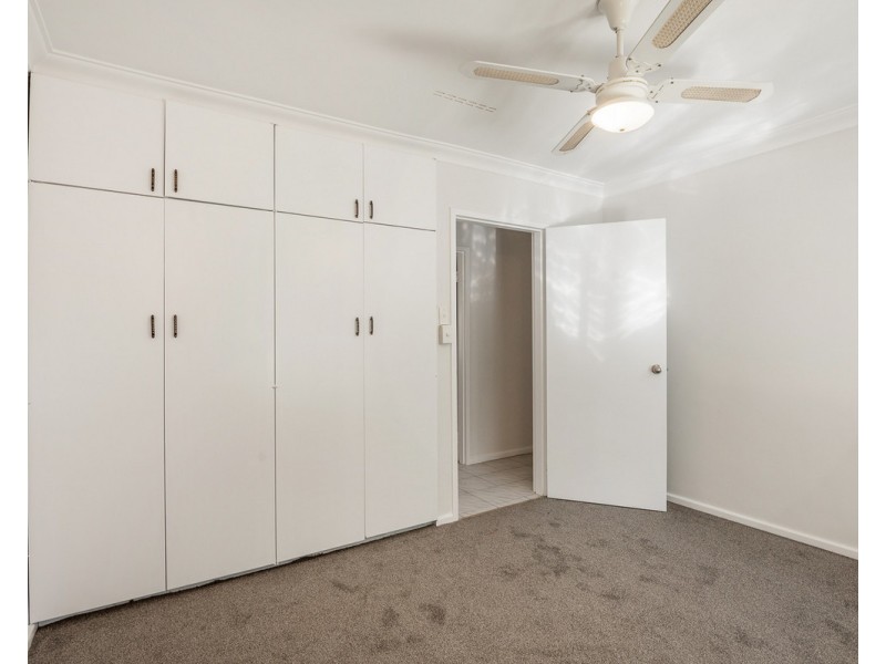 24 Clifton Street, Kelmscott WA 6111