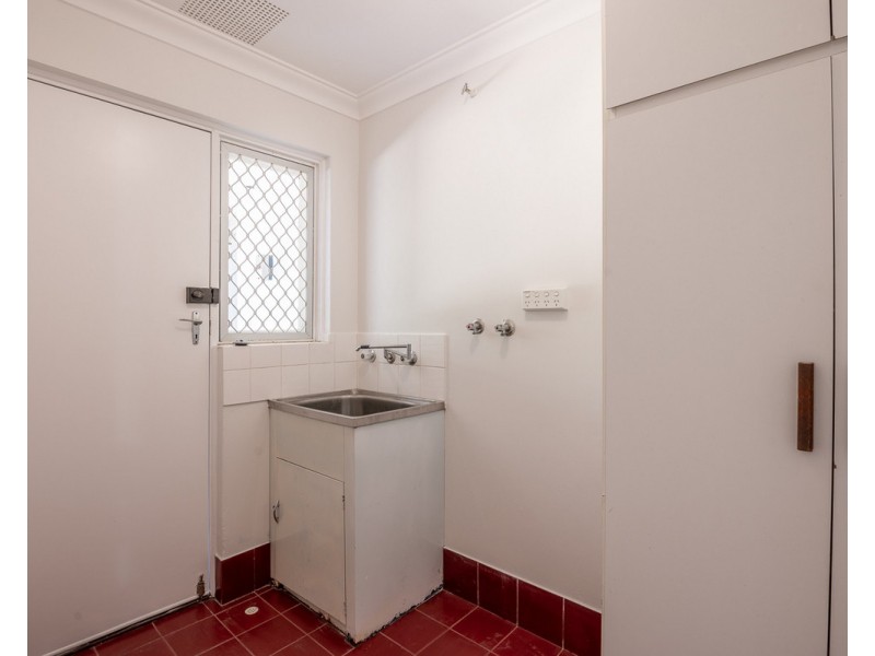 24 Clifton Street, Kelmscott WA 6111