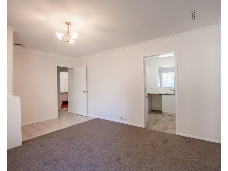 24 Clifton Street, Kelmscott WA 6111