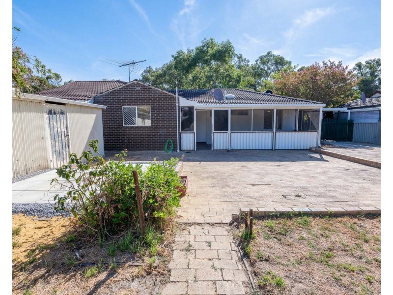 24 Clifton Street, Kelmscott WA 6111